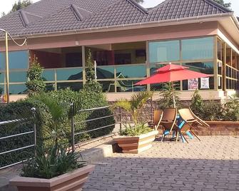 Senevin Gardens Hotel - Bushenyi - Patio