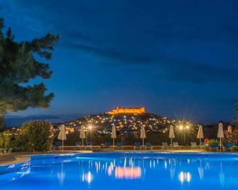 Delfinia Hotel & Bungalows - Míthymna - Piscină