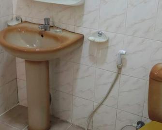 Oyado Marufuku - Kandy - Bathroom