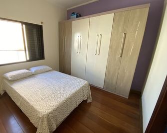 Casa do Bert Itanhaén - Itanhaém - Bedroom