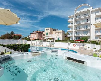 Hotel Cavalluccio Marino - Santa Marinella - Pool