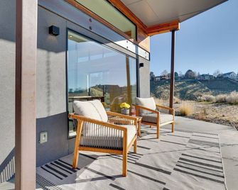 Luxe, Modern Studio w/ Sweeping City Views! - Boise - Balcón