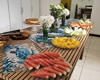Pousada Tia Helena - Mata de São João - Buffet