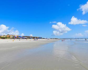 Cozy Canaveral Beach Condo! Next To Nasa Launch Site - Cape Canaveral - Beach
