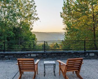 Campfire Ranch Little Sugar - Bella Vista - Balcón