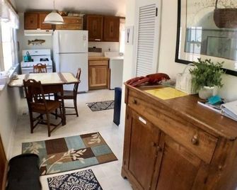 Lovely Cottage With Private Yard Close to Dennis Shopping and Dining (2244) - Dennis Port - Cocina