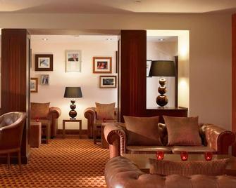 غراند هوتل غوسفورث بارك - نيوكاسل - غرفة معيشة