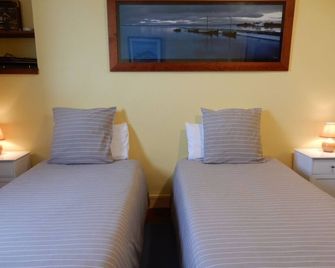 Caprices Ensoleilles Room In Mersoise Villa, Panoramic View, 300 M From The Beach - Mers-les-Bains - Bedroom