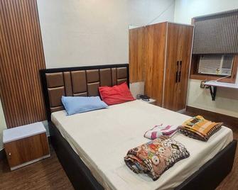 New Bhabani Hotel - Brahmapur - Bedroom