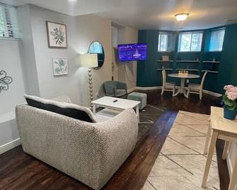 Jasmine In Cwe - St. Louis - Living room