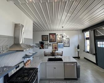 Beautiful 2b/2bth near downtown and the park. - Mountain Home - Kuchyň
