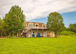 Chester River Waterfront Cottage (Love Point Bay) - Stevensville - Building