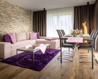 Maisonette S.3 - For Moments Apartments & Spa - Rosshaupten - Living room