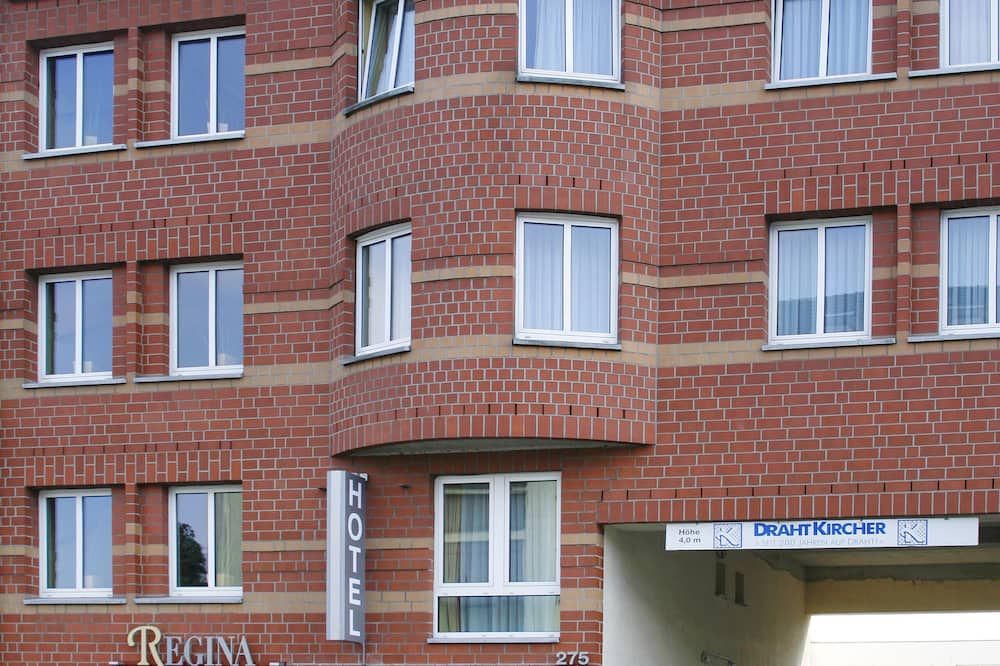 Hotel Regina - Bed & Breakfast Köln - קלן - בניין