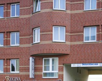 Hotel Regina - Bed & Breakfast Köln - Köln - Rakennus