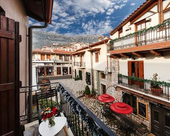 White Hills Suites & Spa - Arachova - Balcón