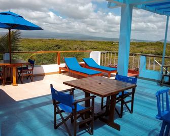 Drake Inn - Puerto Villamil - Balcón