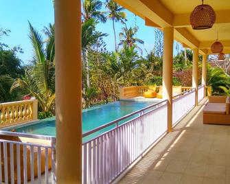 Gajah Mina Beach Resort - Selemadeg Barat - Pool