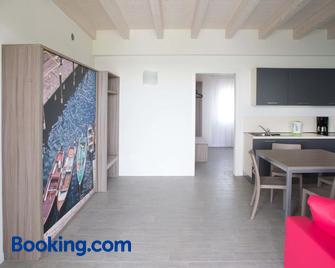 Residence Relais Rosa dei Venti - Moniga del Garda - Living room
