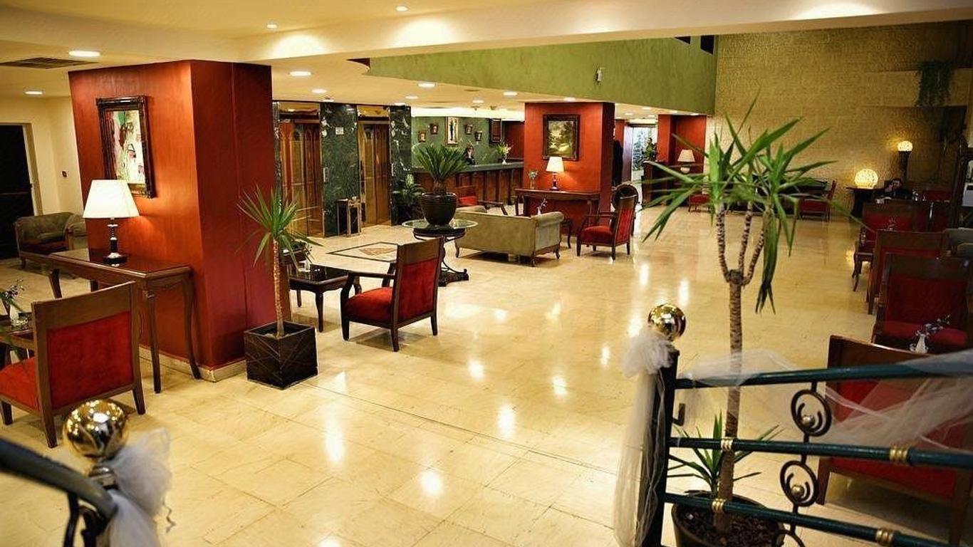 فندق الفنار بالاس