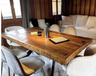 Swiss mountain chalet, wooden interior, cosy, with a beautiful view - Evolène - Salle à manger