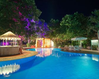 Clarks Khajuraho - Khajurāho - Piscina