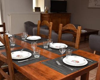 Gite Cressanges, 3 bedrooms, 6 persons - Tronget - Comedor