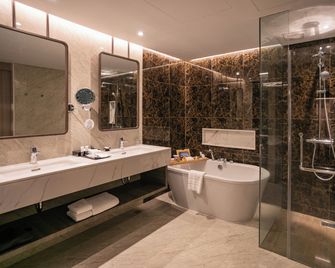 Skyview Resort Phuket Patong Beach (Sha Plus+) - Phuket
