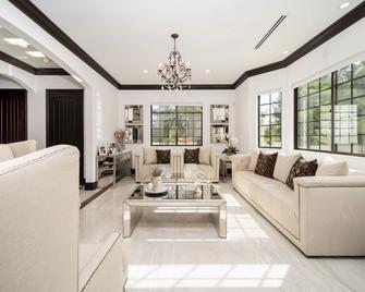 Casa de La Bonita - Santa Clarita - Living room