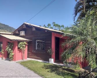 House 100 meters from the beach. - Porto Belo - Building