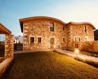 Villa Orion - Relaxing Holiday Villa With Private Pool - Lardos - Building