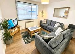 Two Bed Holiday Home with Free Parking in Inverness - Inverness - Sala de estar