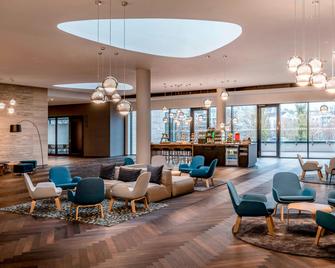 Courtyard by Marriott Brno - Brno - Lounge