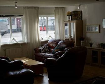 Hyr ett rum och bli diskjockey - Vittaryd - Sala de estar