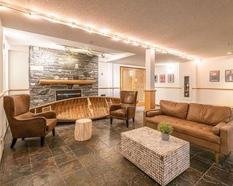 Mountain View One Bedroom Vacation Suite - Canmore