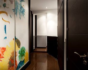 Thc Latina Hostel - Madrid - Hallway