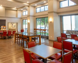 Holiday Inn Express & Suites Sioux City - Southern Hills By IHG - Sioux City - Εστιατόριο