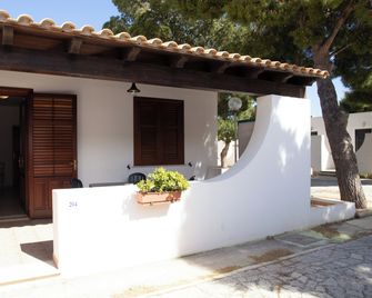 Camping Village La Pineta - San Vito Lo Capo - Außenansicht