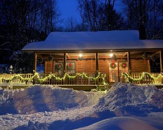 newly renovated 4 bedroom, 3 bath cabin in Eagles mere PA. - Eagles Mere - Edificio