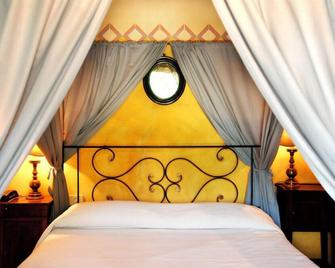 Villa La Lodola - ארצו - חדר שינה