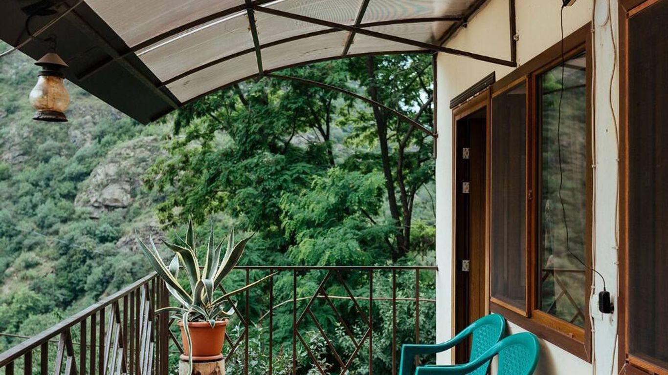 Iris B&b In Debed Canyon