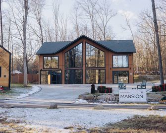 Lakefront Mansion / Private Lake, Hot tub, Fishing, near Camelback Resort - Scotrun - Toà nhà