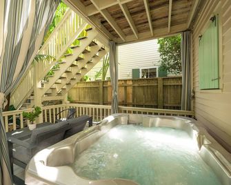 Tropical Heron Hideaway with Hot Tub, Pool - Key West