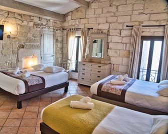 Hôtel La Muette - Arlés - Habitación