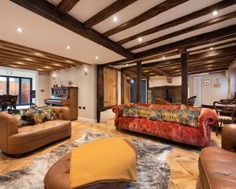 Crippens, Romantic, Historic very Central Free Parking & EV - Canterbury - Living room