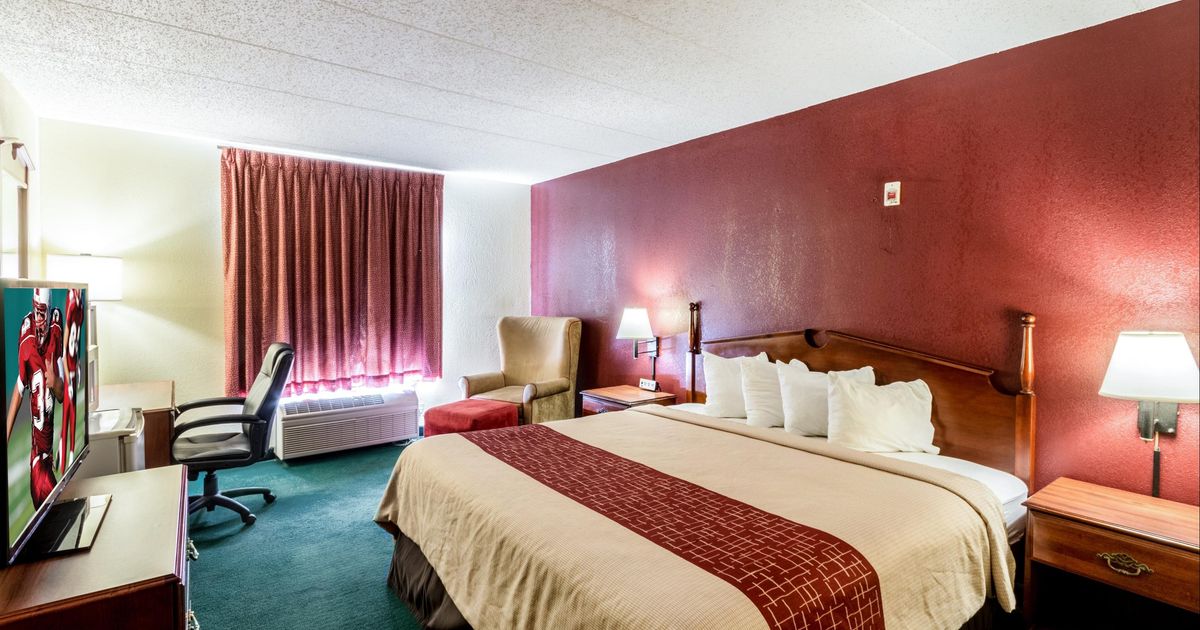 Red Roof Inn Morehead from $71. Morehead Hotel Deals & Reviews - KAYAK