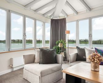 Zollenspieker Fährhaus - Hamburg - Living room