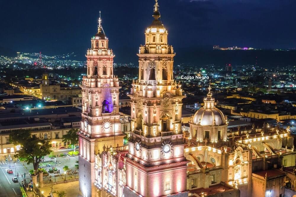 Hotel el Carmen, Morelia - מורליה