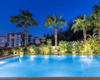 Utopia Suite Residence1 - Bornova - Pool