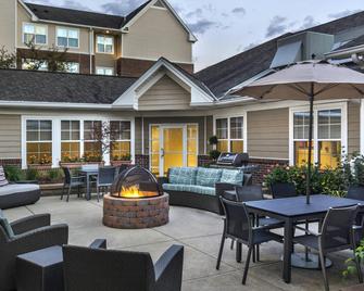 Residence Inn Pittsburgh Cranberry Township - Cranberry Township - Patio